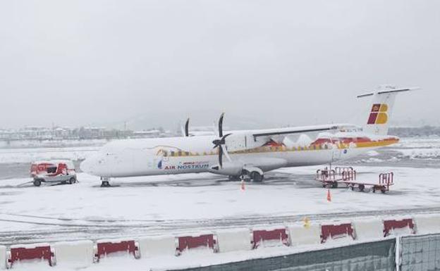 Los aeropuertos de Hondarribia y Loiu recobran la normalidad tras más de 30 vuelos cancelados