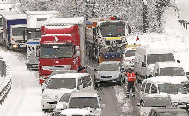 La aventura de llegar a trabajar por carretera, en tren o a pie