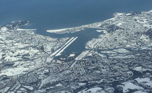 La mayor nevada en 22 años paraliza Gipuzkoa