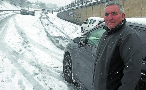 «Ni con cadenas, los coches están cruzados»