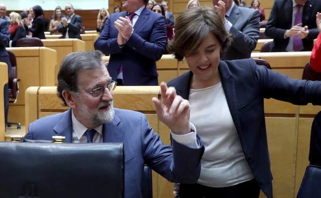 Rajoy se desmarca de la «huelga a la japonesa» que propone Tejerina para el 8-M