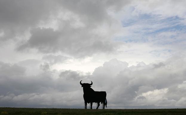 El Toro de Osborne cumple 60 años como icono, mito y seña de identidad