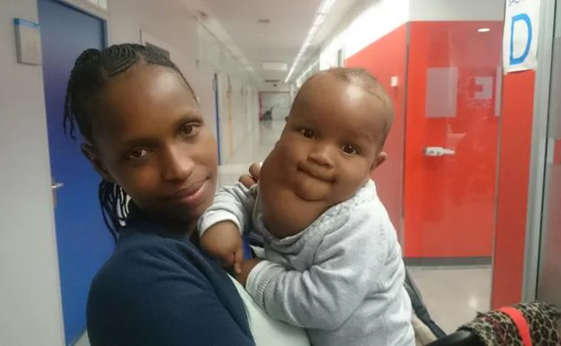 Buscan en Donostia a una guineana y a su hijo de diez meses, en tratamiento por un tumor