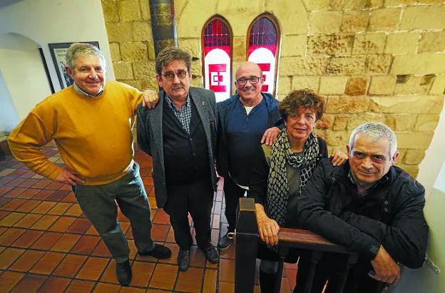 Elola, Etxezarreta, Maiza, Agirrezabala y Agirrezabal, en el ezkertoki de Zarautz. / LOBO ALTUNA