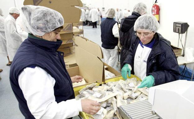 El foro sobre la brecha salarial sigue avanzando pese a las ausencias de ELA y LAB