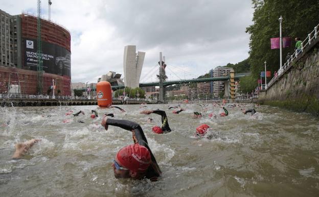 El bajo número de inscritos obliga a suspender la octava edición del triatlón de Bilbao