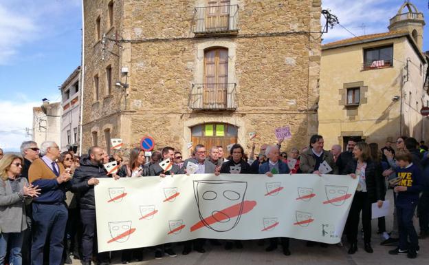 Doscientas personas marchan con Boadella en protesta por los «señalamientos» independentistas