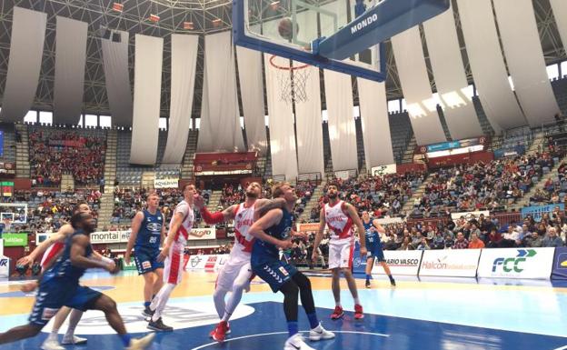 El GBC aguanta 25 minutos el vendaval baskonista