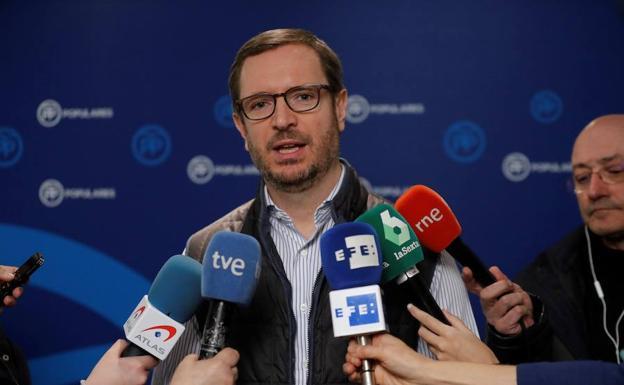 Maroto admite que en su currículum de la web del PP figura un máster que no realizó