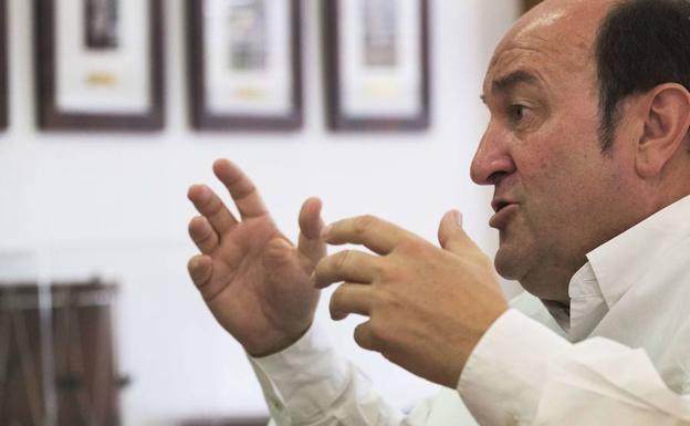 Ortuzar reclama a Rajoy «gestos políticos» en Cataluña para facilitar los Presupuestos