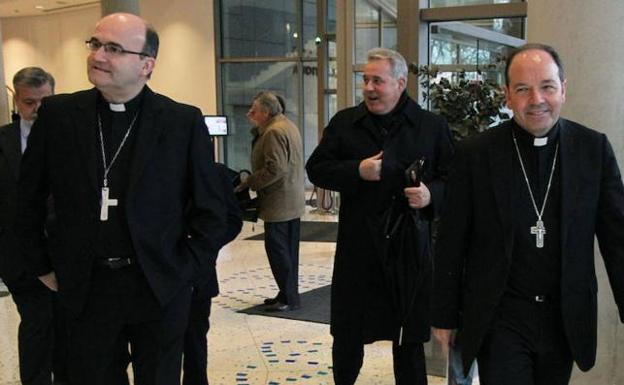 Los obispos de Euskadi, Navarra y Baiona piden «perdón» por sus «omisiones» con ETA