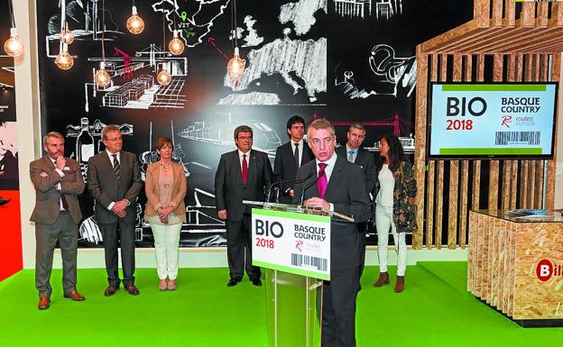 El aeropuerto de Hondarribia busca atraer nuevos vuelos en el congreso de conectividad