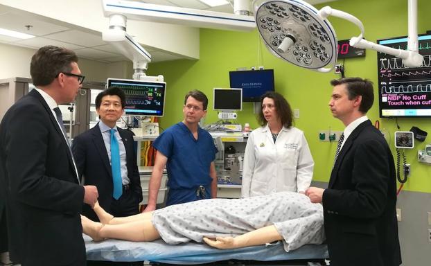 El primer trasplante de pene y escroto en el mundo