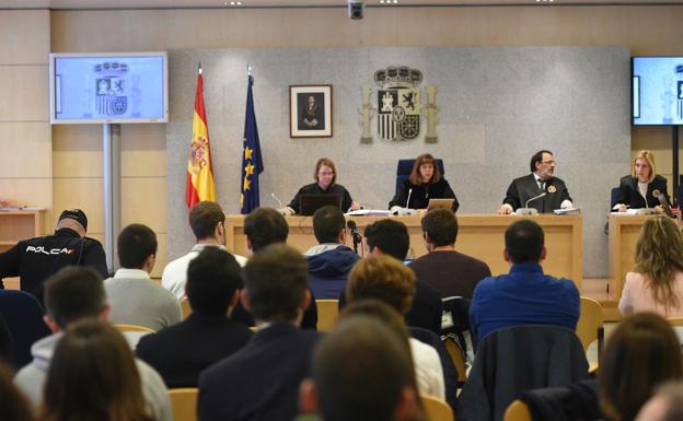 Dos peritos de la defensa descartan una «agresión múltiple» a los dos guardias civiles y sus parejas en Alsasua
