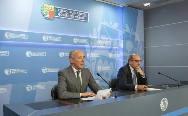 Los gobiernos vasco y navarro estudian una «declaración compartida» ante el final de ETA