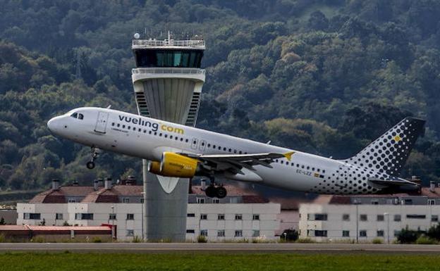 Vueling cancelará mañana diez vuelos a y desde Loiu por la nueva huelga