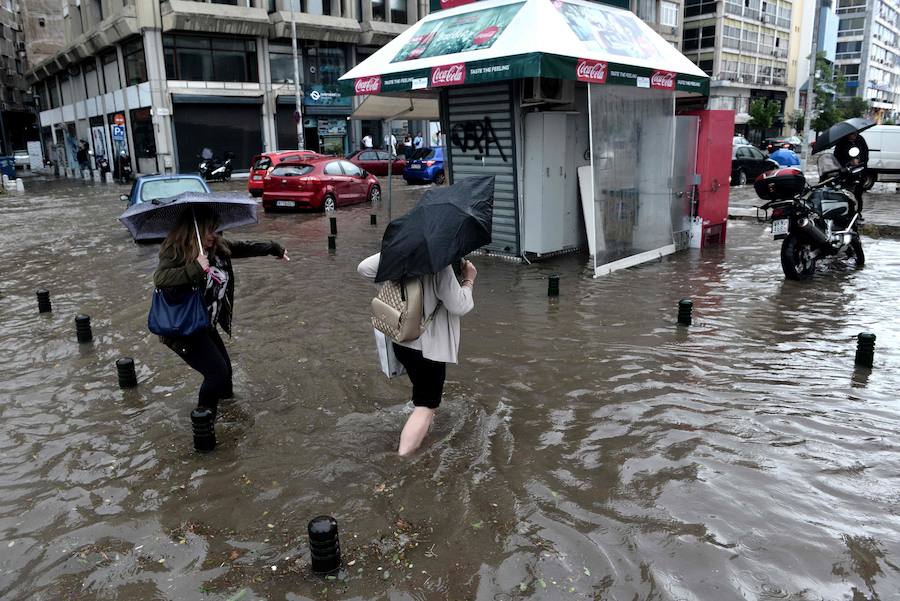 Graves inundaciones en la ciudad griega de Salónica