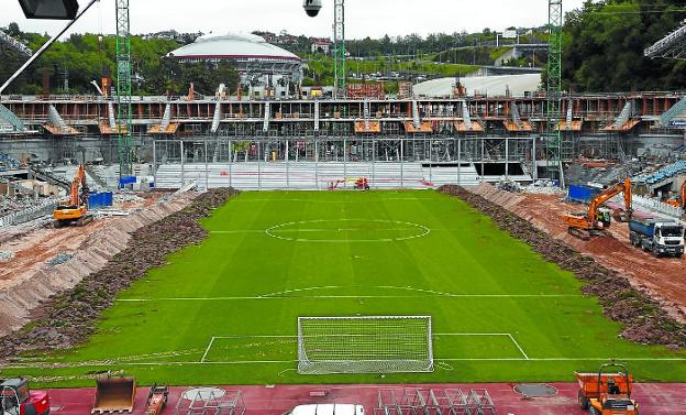 La edad media de los socios de la grada Zabaleta es de 24 años