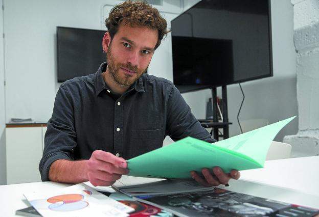 Pablo La Parra (Coordinador del proyecto de archivo del certamen donostiarra): «Queremos atraer fondos de colecciones particulares para el archivo del Zinemaldia»