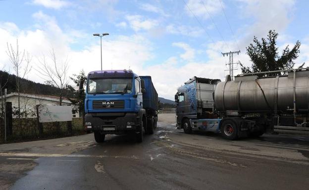 Gipuzkoa aplaza la decisión de aceptar o no la oferta de Bizkaia sobre residuos