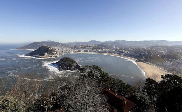 Travesía solidaria desde Donostia a Getxo para recaudar fondos para la Asociación Síndrome de Williams