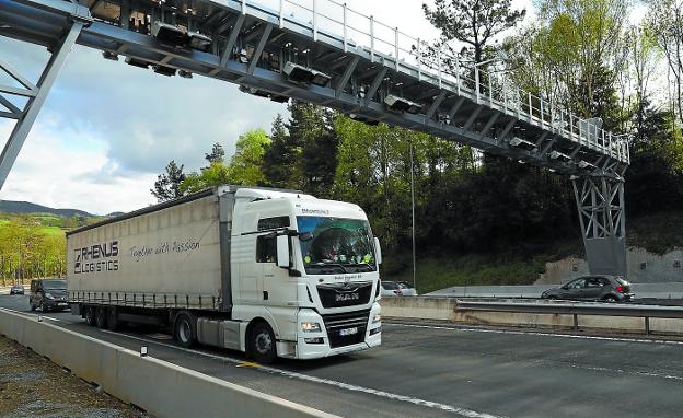 El peaje de la N-1 recauda en cuatro meses casi la mitad de lo previsto para todo el año