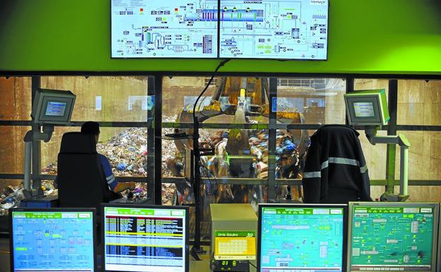 Gipuzkoa y Bizkaia ultiman los flecos de su convenio para el envío de residuos