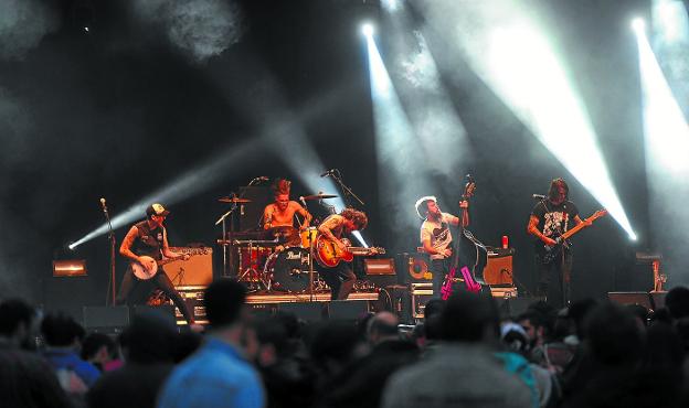 Ezdokfest, rock y sirimiri en Unbe