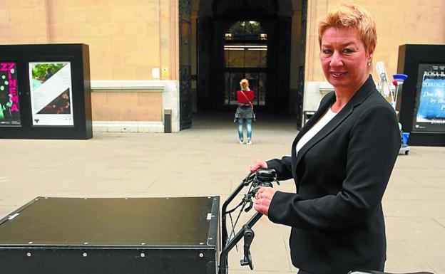 Nicola Schelling: «La movilidad pasa por la digitalización y Gipuzkoa va por buen camino»