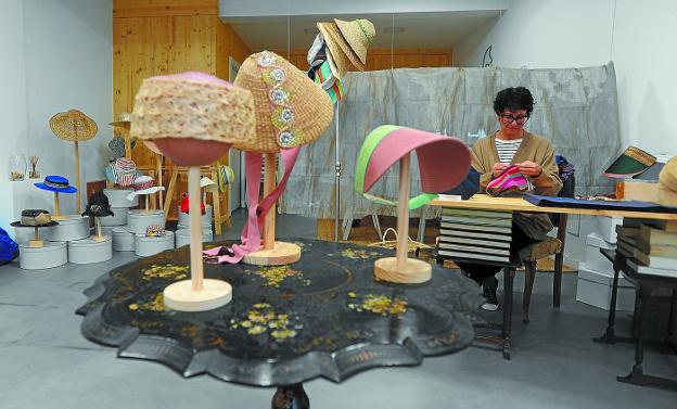 «Ponerte un sombrero convierte un día normal en algo especial»