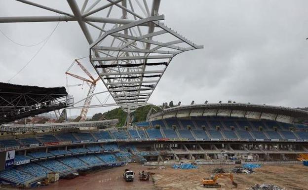 Reforma de Anoeta: La segunda cercha del estadio, en la tribuna sur, se izará mañana
