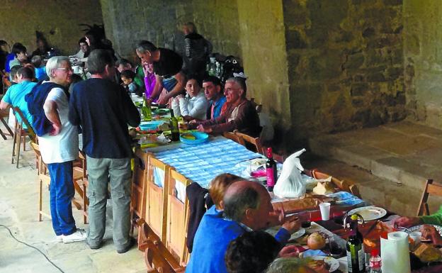 San Joan bezperako topaketarako behar den guztia prest dago