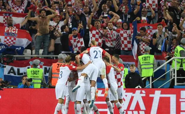 Croacia derriba a las águilas verdes y cumple en su debut