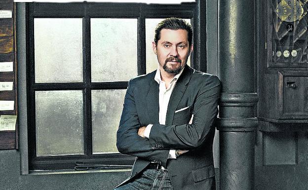 Ramon Campos: «Ficharía a House para trabajar en las galerías de 'Velvet'»