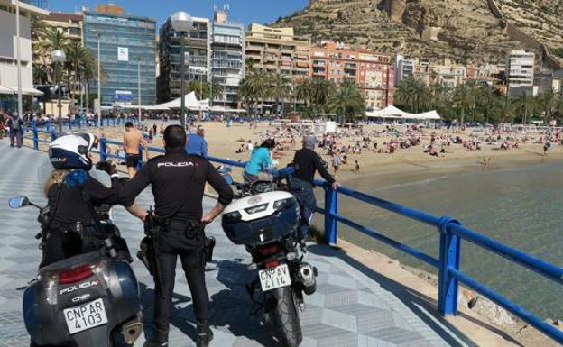 Pierde doce puntos del carné al ser 'pillado' dos veces el mismo día drogado al volante