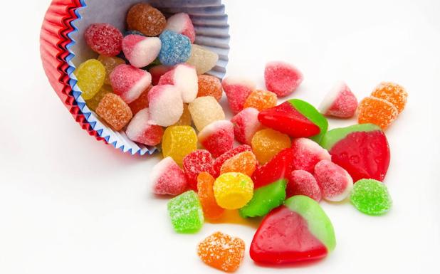 Francia, en pie de guerra contra el ingrediente que esconden las chucherías