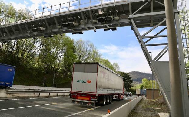 Los transportistas denuncian ante el Ararteko abusos por cobro de peajes en Gipuzkoa