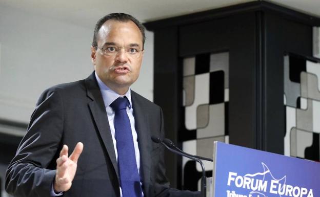 El consejero delegado de Siemens Gamesa asegura que la sede «se queda» en Euskadi