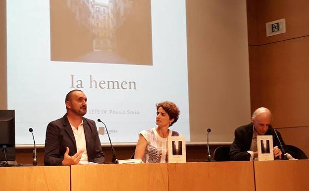 Juanjo Olasagarre, poesiaren bidez transzendentzia bilatzen duen pertsona