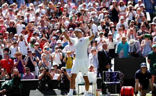 Federer supera a Connors en partidos disputados en Wimbledon