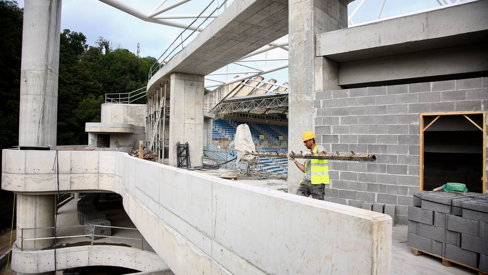 La reforma de Anoeta, sin pausa