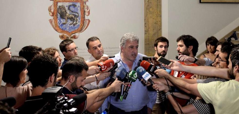 Asiron echa a IE y Aranzadi de su equipo de Gobierno pero dice que «el compromiso por el cambio» continúa