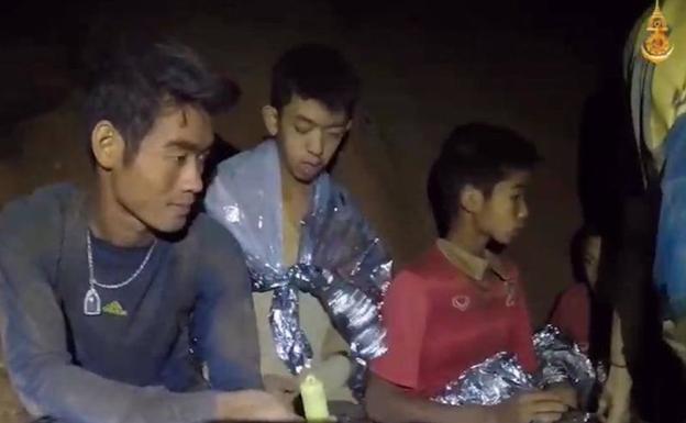 Tailandia prepara la delicada evacuación de los niños atrapados en una cueva