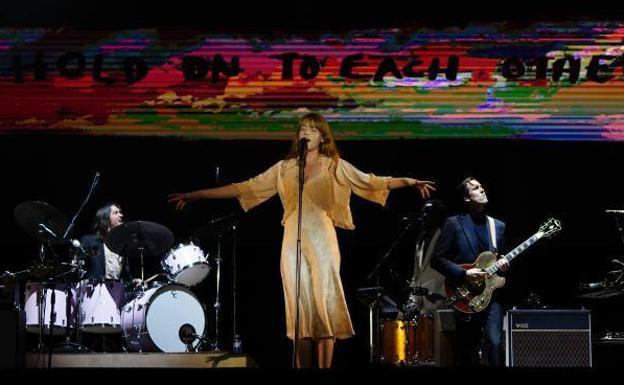 Florence and the Machine triunfa en el BBK Live insuflando intensidad a su pop barroco