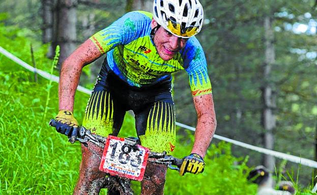 Jon Tena va con el equipo de Euskadi a los campeonatos de BTT en Madrid