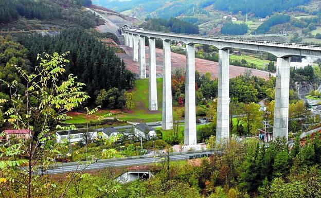 Euskadi arranca 9 millones a Fomento para unir Topo y Renfe en Riberas
