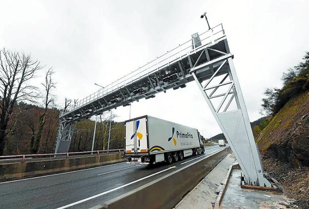 La Diputación reajusta tramos y precios del peaje de la N-1 para salvar el veto judicial