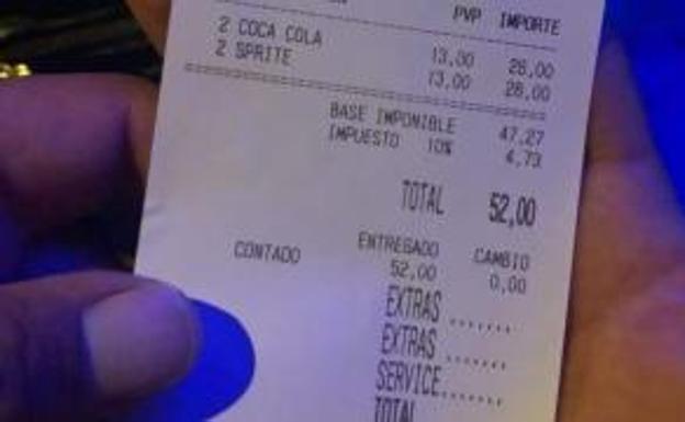 Cobran 52 euros por cuatro refrescos en Ibiza