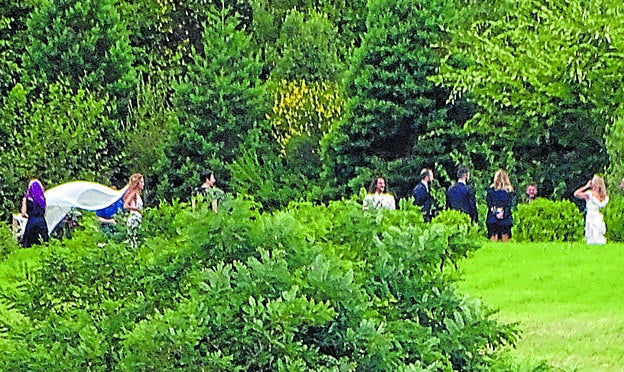 Una boda entre viñedos de txakoli