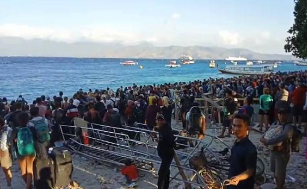 «Empezó a balancearse el suelo y nos abrazamos. Fueron los 45 segundos más largos de nuestras vidas»